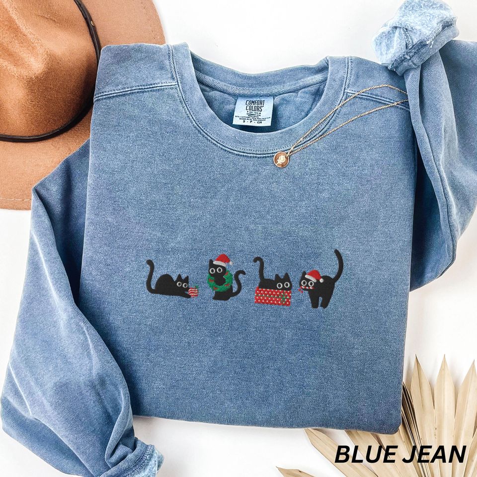 EMBROIDERED Comfort Colors Christmas Cats Sweatshirt, Cute Holiday Cats Sweater, Festive Cat Mom Sweat Shirt, Xmas Cat Mama Crewneck, Gifts