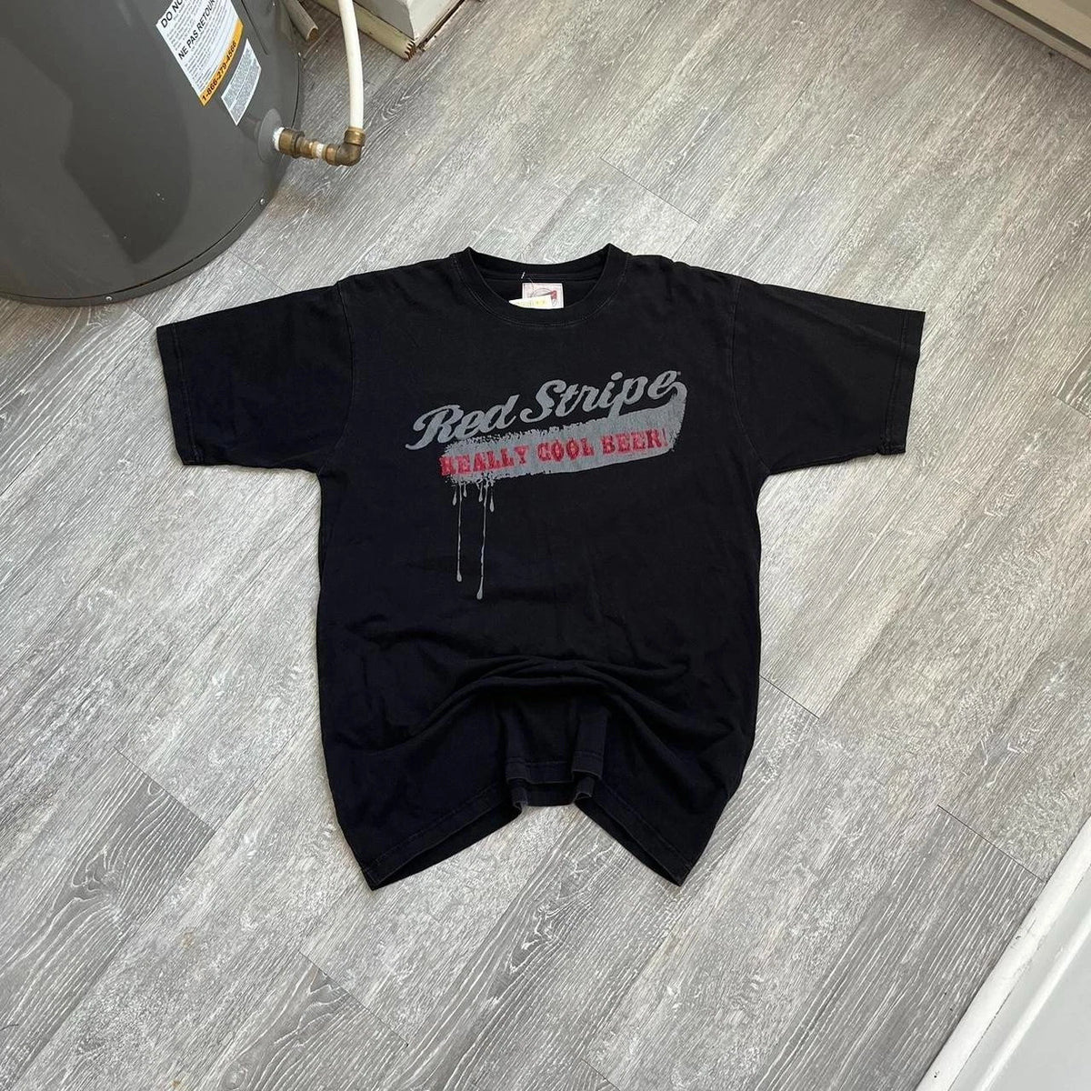 Black / Red / White Vintage Early 2000’s Red Label Beer T-Shirt