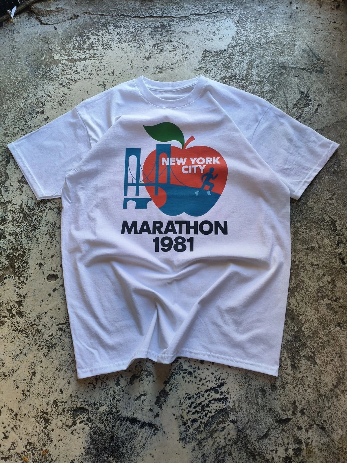 New York City Marathon 1981 T‑Shirt Vintage NYC Running Graphic Tee White Mens
